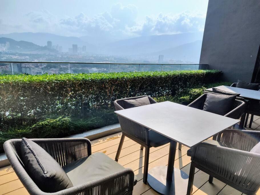 Infinity Pool 2Br Suite 7Pax @Beacon @Georgetown Exterior photo
