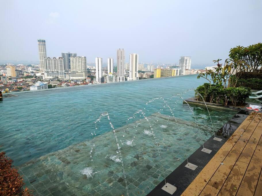 Infinity Pool 2Br Suite 7Pax @Beacon @Georgetown Exterior photo